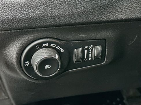 Used 2019 Jeep Compass Trailhawk AWD/4WD image 17