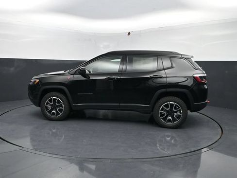 New 2026 Jeep Compass Trailhawk w/ Trailer Tow Group AWD/4WD image 5