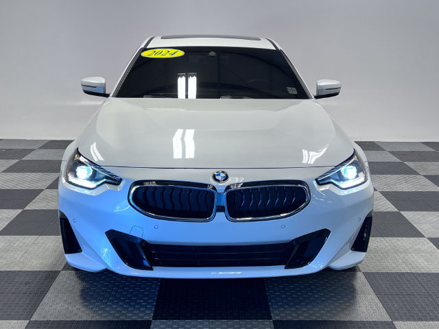 Used 2024 BMW 230i Coupe w/ Convenience Package RWD image 2