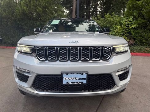 Used 2022 Jeep Grand Cherokee Summit AWD/4WD image 9
