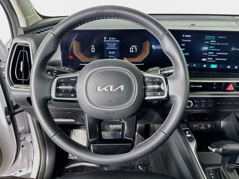 Certified 2025 Kia Sorento S w/ Panoramic Sunroof Package FWD image 12