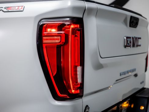 Used 2023 GMC Sierra 1500 SLT w/ SLT Premium Package image 12
