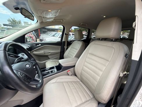 Used 2017 Ford Escape SE w/ SE Leather Comfort Package FWD image 19