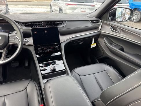 New 2026 Jeep Grand Cherokee Limited AWD/4WD image 13
