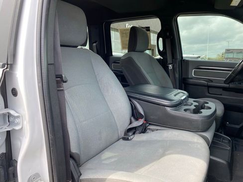 Used 2022 RAM 2500 Big Horn AWD/4WD image 30