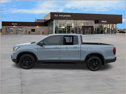 Used 2022 Honda Ridgeline Black Edition image 2