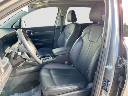 Certified 2025 Kia Sorento EX w/ EX Panoramic Sunroof Package image 20