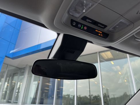 Used 2023 Chevrolet Equinox LT image 24