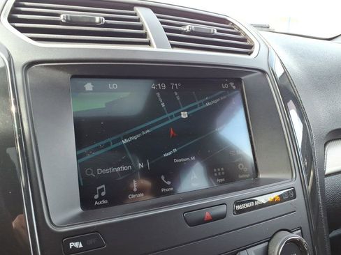 Certified 2019 Ford Explorer XLT w/ Equipment Group 202A image 24