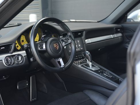 Used 2018 Porsche 911 Targa 4S AWD/4WD image 4