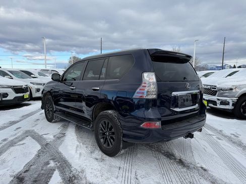 Used 2020 Lexus GX 460 Premium w/ Premium Package image 2