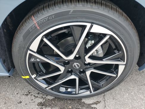 New 2025 Nissan Sentra SR w/ SR Premium Package image 8