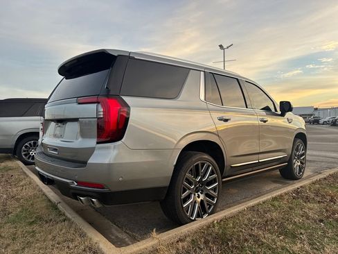 Used 2025 GMC Yukon Denali Ultimate w/ LPO, Floor Liner Package image 5