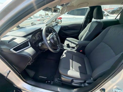 Used 2025 Toyota Corolla LE FWD image 6