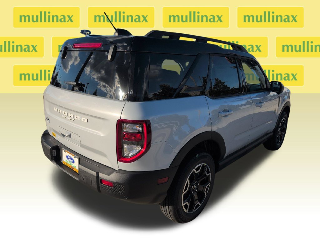 New 2026 Ford Bronco Sport Outer Banks w/ Outer Banks Tech Package+ AWD/4WD image 3