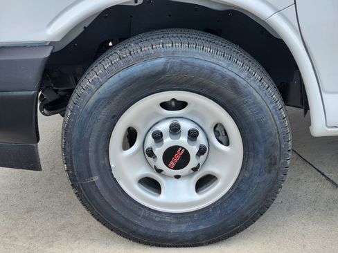 New 2025 GMC Savana 2500 Extended w/ Driver Convenience Package image 8