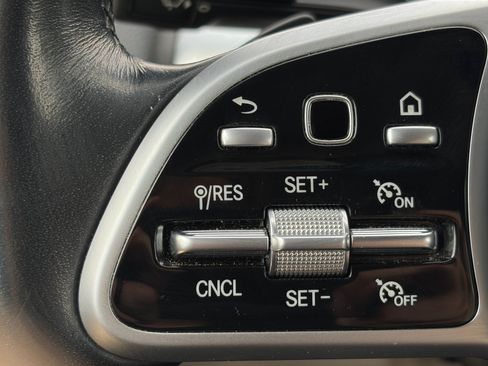 Used 2021 Mercedes-Benz GLB 250 4MATIC image 33