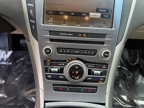 Used 2017 Lincoln MKZ Select FWD image 17