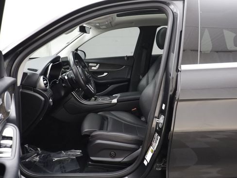 Used 2020 Mercedes-Benz GLC 300 4MATIC image 5