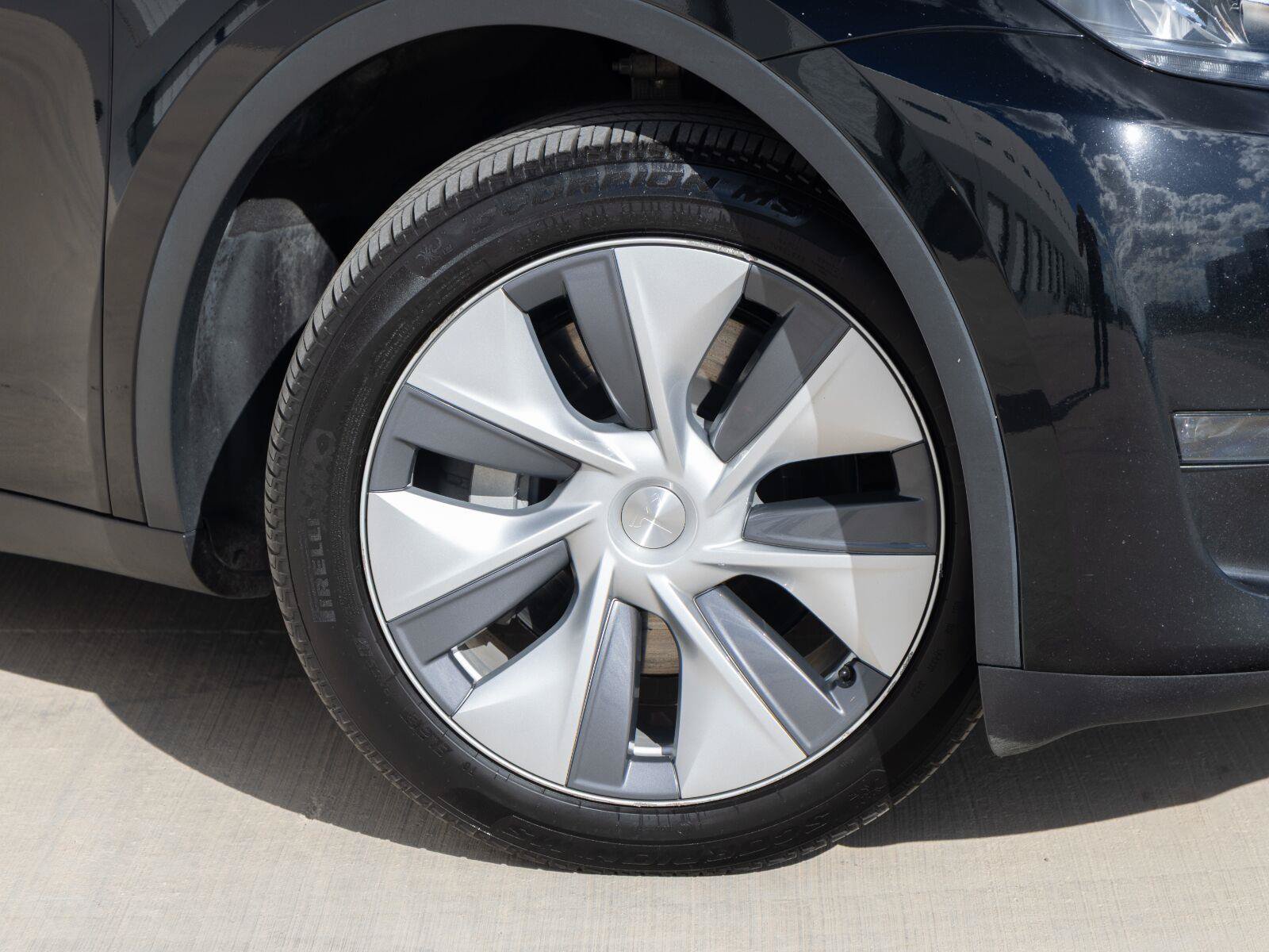 Used 2023 Tesla Model Y Long Range AWD/4WD image 4