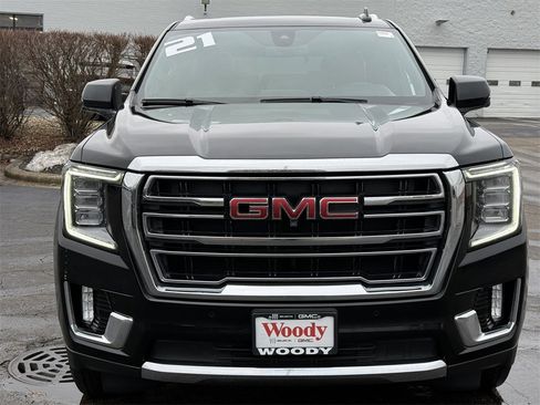 Used 2021 GMC Yukon SLT w/ SLT Luxury Plus Package image 3