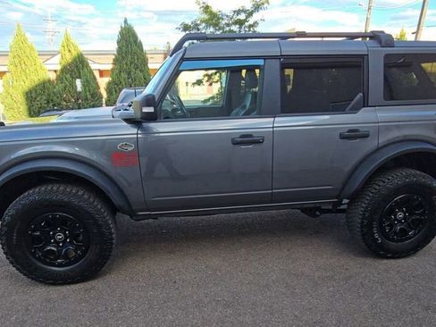 Used 2023 Ford Bronco Wildtrak image 4