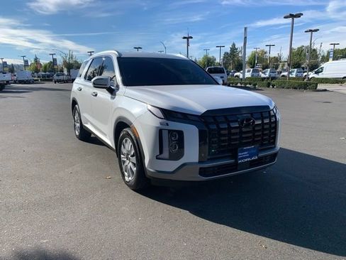 Used 2023 Hyundai Palisade SEL w/ Cargo Package image 10