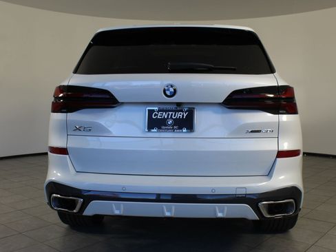 New 2026 BMW X5 xDrive40i w/ M Sport Package image 10
