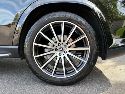 Used 2025 Mercedes-Benz GLS 580 4MATIC image 14