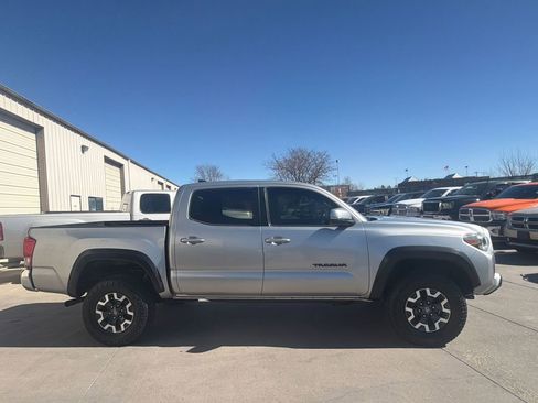 Used 2016 Toyota Tacoma TRD Off-Road w/ Towing Package image 4