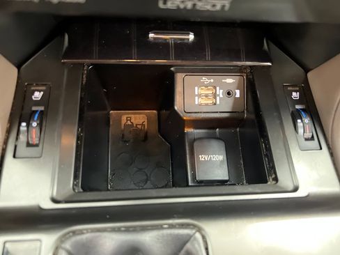 Used 2022 Lexus GX 460 Premium w/ Accessory Package AWD/4WD image 64