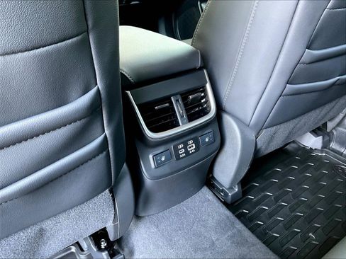 Used 2024 Subaru Outback Limited w/ Popular Package #2 AWD/4WD image 10