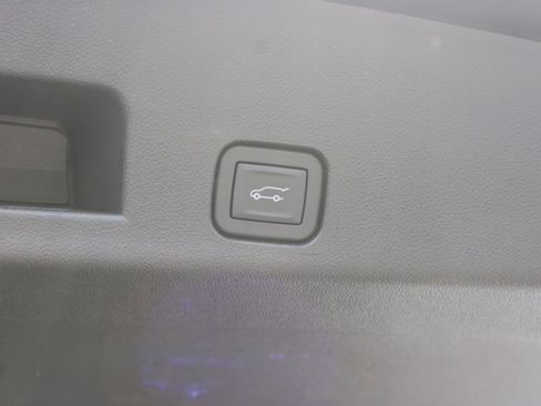 New 2027 Chevrolet Traverse LT w/ Driver Confidence Package FWD image 16