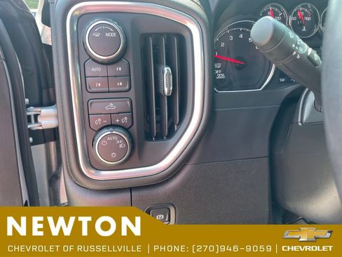 Used 2021 Chevrolet Silverado 1500 LT AWD/4WD image 7