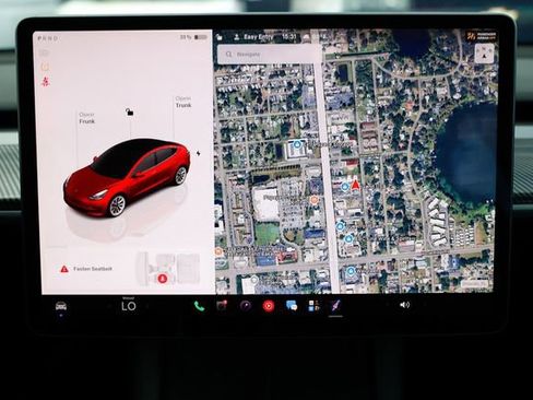 Used 2022 Tesla Model 3 Standard Range RWD image 34