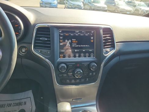 Used 2018 Jeep Grand Cherokee Altitude image 11