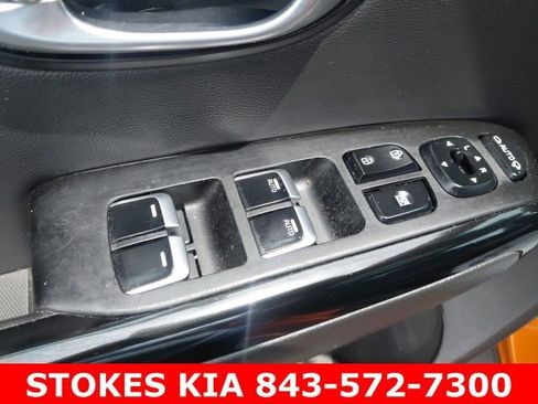 Used 2018 Kia Soul ! w/ Tech Package FWD image 19