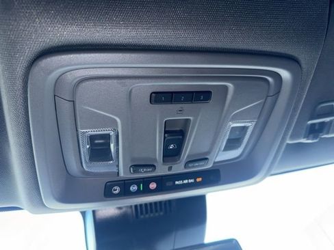 Used 2025 Chevrolet Silverado 1500 LT image 50