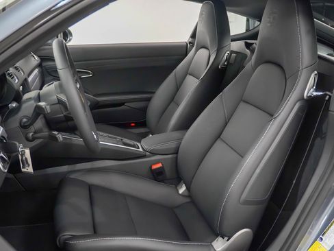 Used 2025 Porsche 718 Cayman image 5