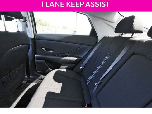 Certified 2024 Hyundai Elantra SEL w/ Convenience Package image 12