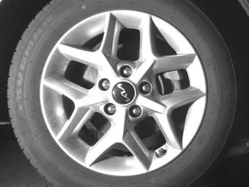 Used 2025 Kia Soul LX w/ LX Technology Package image 13