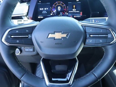 New 2026 Chevrolet Suburban Premier image 3