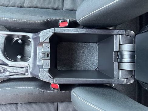 Used 2016 Toyota RAV4 XLE w/ Convenience Package FWD image 25