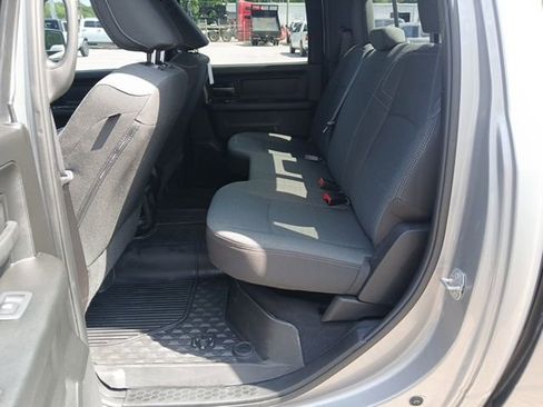 Used 2024 RAM 3500 Tradesman w/ Chrome Appearance Group AWD/4WD image 17