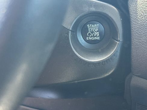 Used 2020 Jeep Renegade Latitude w/ UConnect 8.4 Nav Group AWD/4WD image 21
