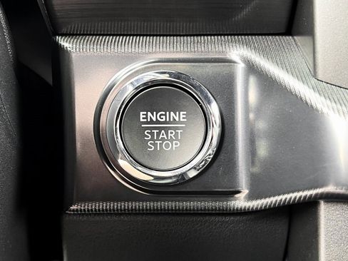 Used 2024 Ford F150 Lariat image 8