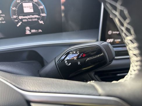 New 2026 Volkswagen Tiguan SE AWD/4WD image 30
