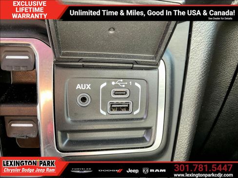 Used 2021 Jeep Wrangler Unlimited Rubicon AWD/4WD image 10
