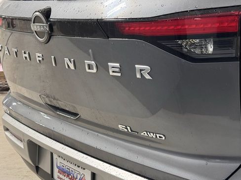 New 2025 Nissan Pathfinder SL image 14