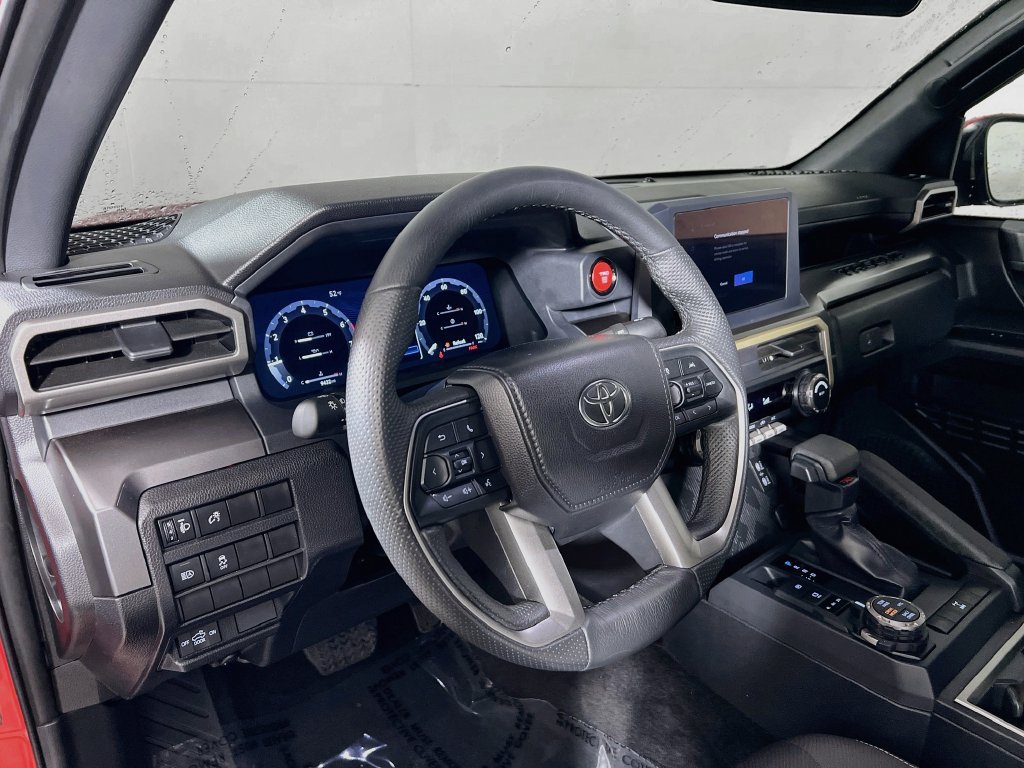Certified 2025 Toyota Tacoma TRD Off-Road AWD/4WD image 9